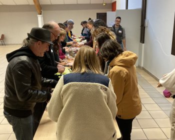 image Epluchage des l&eacute;gumes . Lors de la journ&eacute;e alimentation 