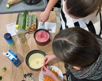 image r&eacute;alisation de gaufres sal&eacute;es antigaspi &agrave; la betterave
